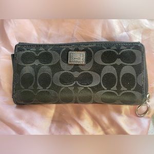 Black Signature Coach poppy wallet
